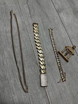 Gold bracelet 10k
