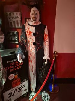 Terrifier the clown - 6 1/2 ft tall