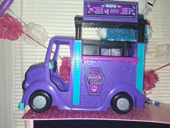 Monster high food truck