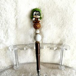 Doorable beaded pens