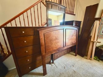 Queen bedroom set.