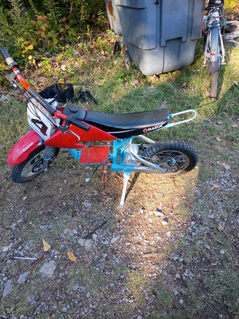 MX500  RAZOR  ELECTRIC