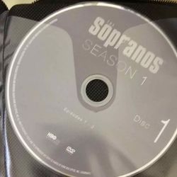 Sopranos Disc set- Season1-6 - season 4 disc 1 &2 missing