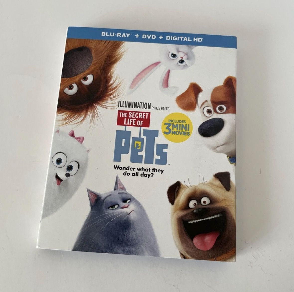 The Secret Life Of Pets Blu Ray + DVD  + Digital HD Includes 3 mini movies