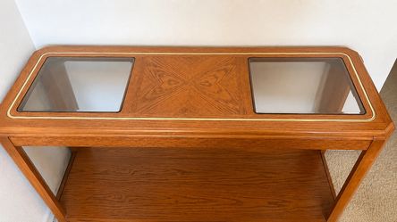 Entry way table