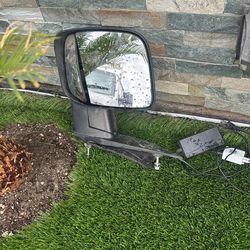 Ford E 250 driver side