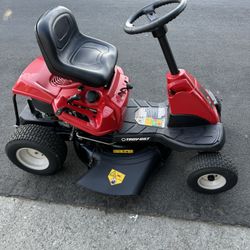 Troy Bilt 30 in. 10.5 HP Briggs and Stratton Engine 6 Speed Manual Drive Gas Rear Engine Riding Mower with Mulch Kit Included for Sale in El Monte CA