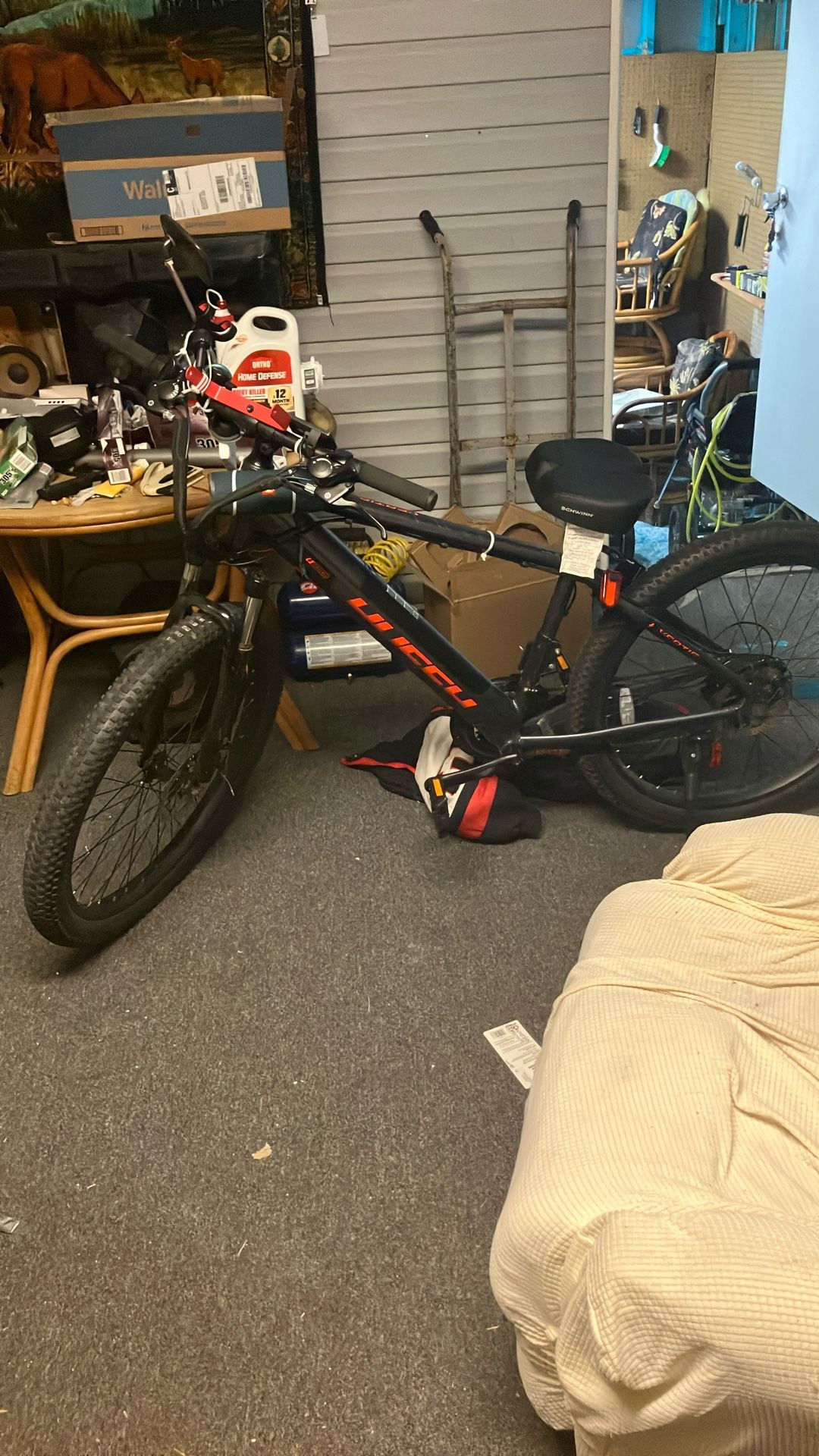 Huffy Electric Bike Top Speed 25 Mph Gets 50 Miles To The Charge Don’t Need Anymore Bought A Bran New 2025 Golf Cart asking For 1000