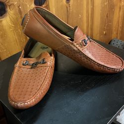 Honey-colored leather urban loafer with decorative hardware, from the Royal Shoes brand.   Size 12
