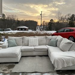 Ashley Furniture 2-Pieces Sectional