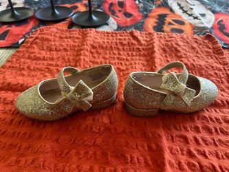 Girl shoes size 7