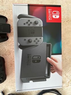 Nintendo Switch W/ Pro Controller / 128gb SD