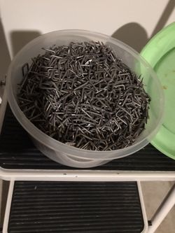 Wire Staples - High-Carbon Steel Service Entrance Cable Staple - Graphite Metallic