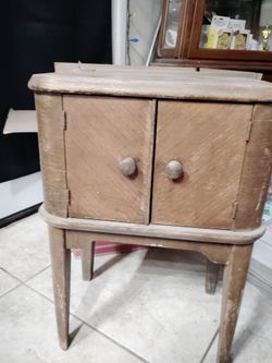 Free night stand