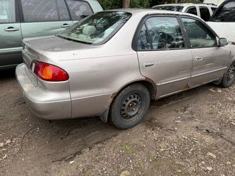For Parts 1999 Toyota Corolla Parting Out