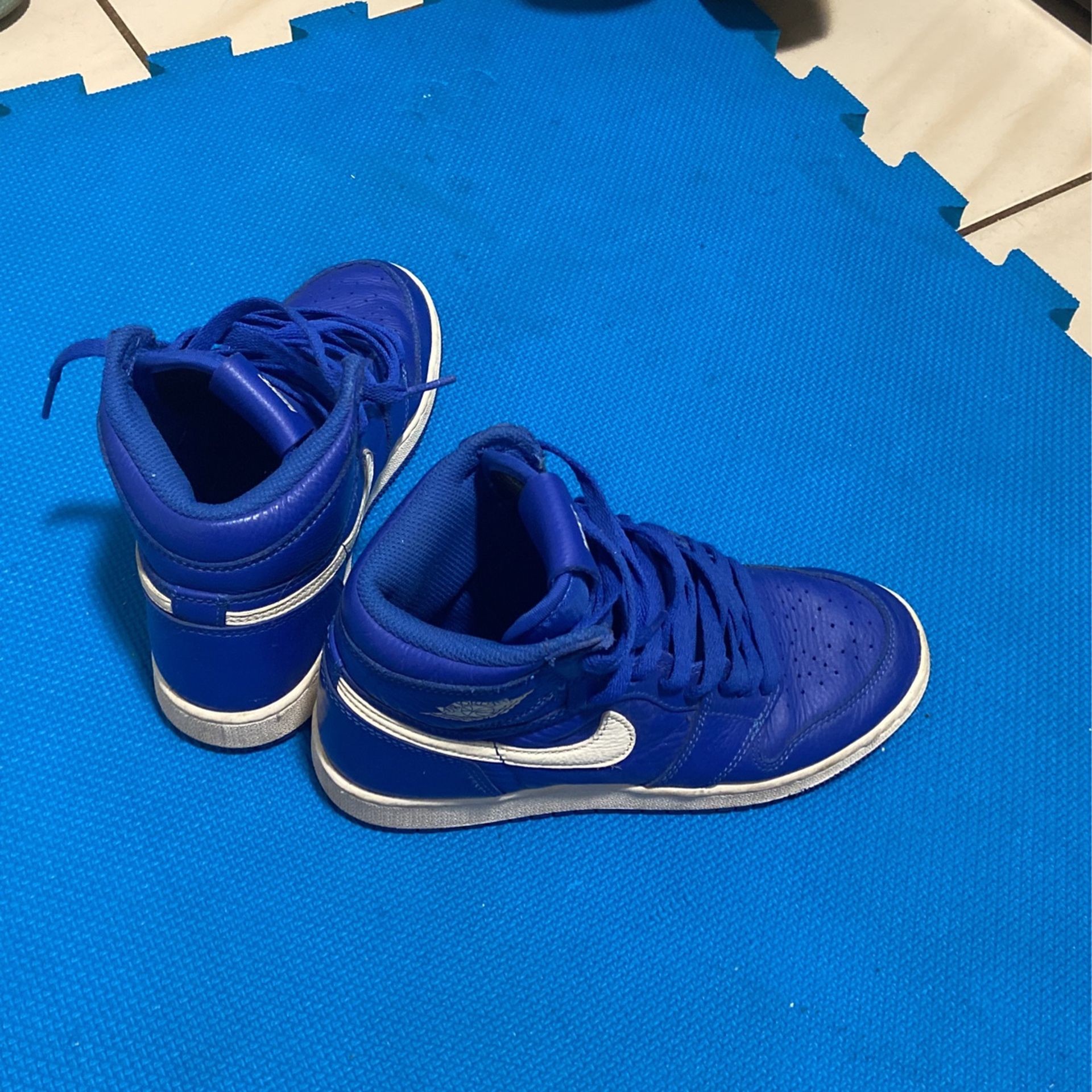 jordan 1 high size 4