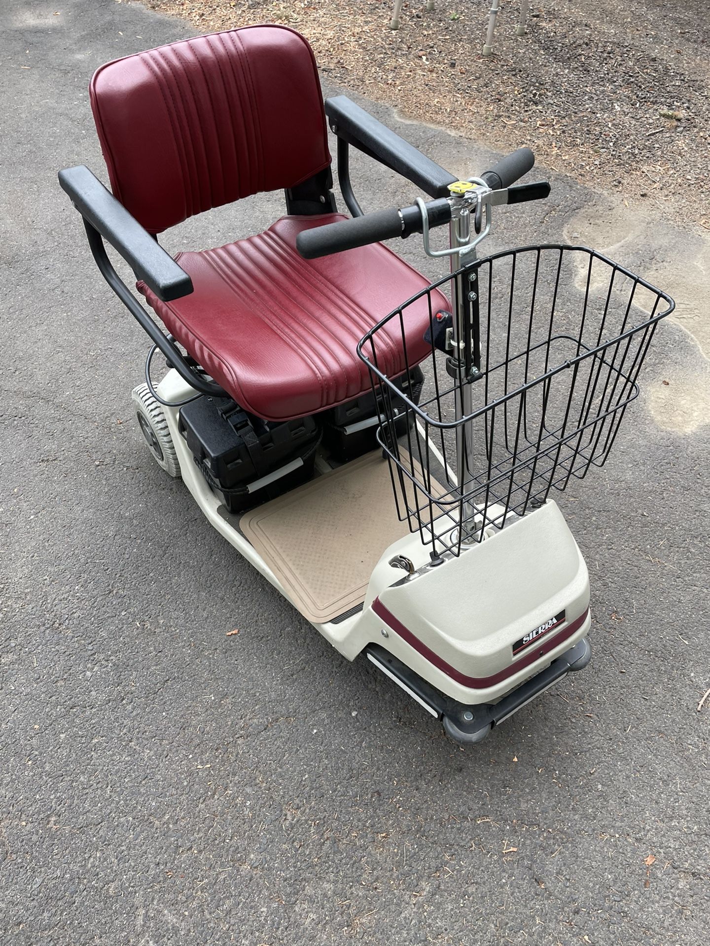 3 Wheel Light Electric Chair New Batteries