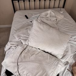 Queen Bed frame (color: Bronze)