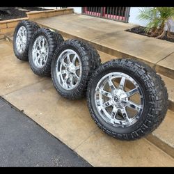 20" Fuel Maverick rims w- 33" Tires