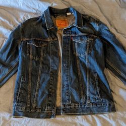 New Levi Denim Jacket Large