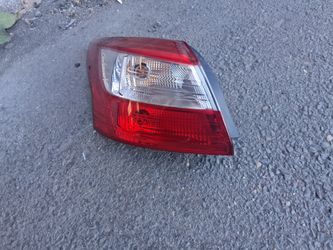 2012 THRU 2014 FORD FOCUS SEDAN DRIVER SIDE TAILLIGHT