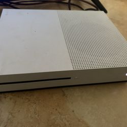 Xbox 1 (console Only -except Cords  ) 