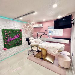 Upscale Private Salon Studio Space