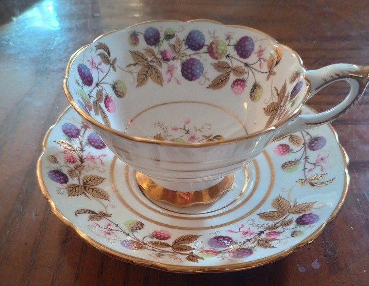 Tea cup& saucer "Golden Bramble"