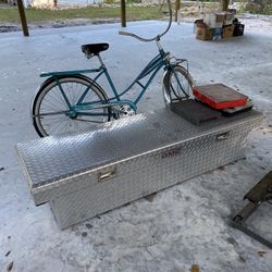 GMC Tool Box Excellent Condition 125.00