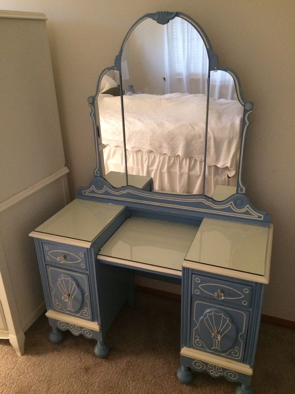 Custom Vintage Vanity With Mirror And Built In Jewelry Storage For Ruston Wa Offerup