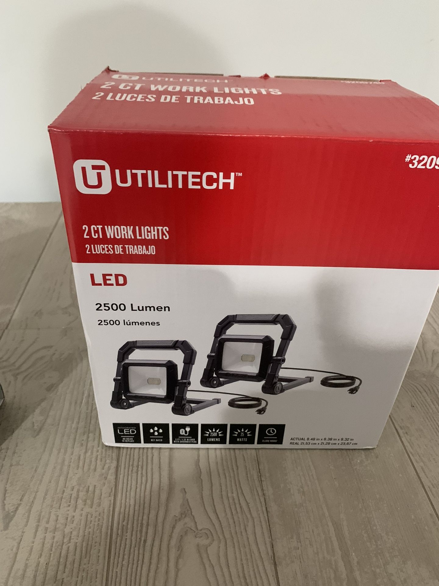 Utilitech UT 2500 Lumen Work Light 2-PK