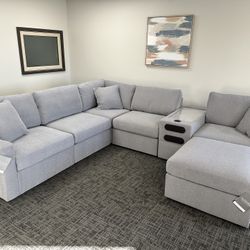 New- Gray Modular Sectional 