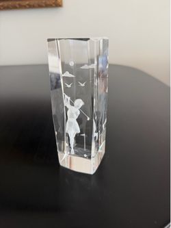 3D Laser Etched Crystal Golfer Sculpture Heavy Glass Paperweight Female Golf Swing figure In excellent condition  Approx 6” x 2”