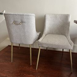 Set Of 2 Dining Chairs With Pull Out Detail