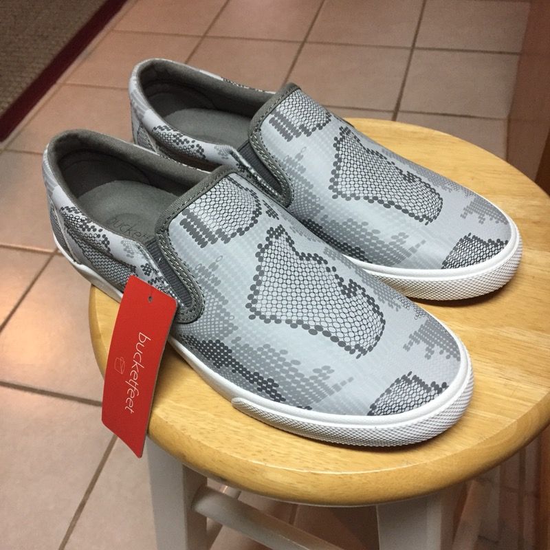 size 8.5 Bucketfeet Grey Charcoal slip-on shoes Women’s