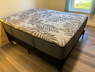 Queen mattress, box spring and frame
