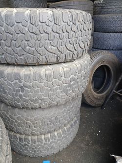 35x12.50R17 BFG KO2 ALL TERRAIN TIRES (4)