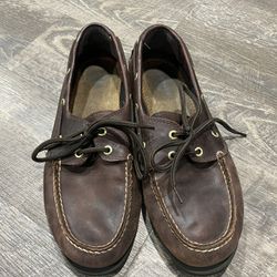 Men’s size 9.5 leather Dockers