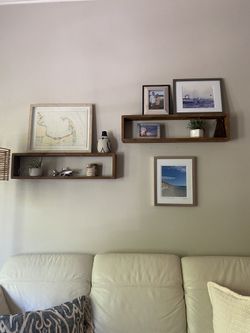 2 Floating Shelves