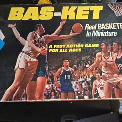Vintage 1970 Bas Ket. Basketball  Game Complete 