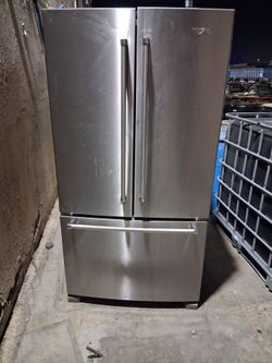 Fridge in working condition delivery available icemaker and water dispenser works excellent
