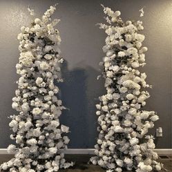 Romantic Wedding Decor – Featuring Exquisite Floral Displays near fact