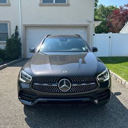 2022 Mercedes-Benz GLC 300
