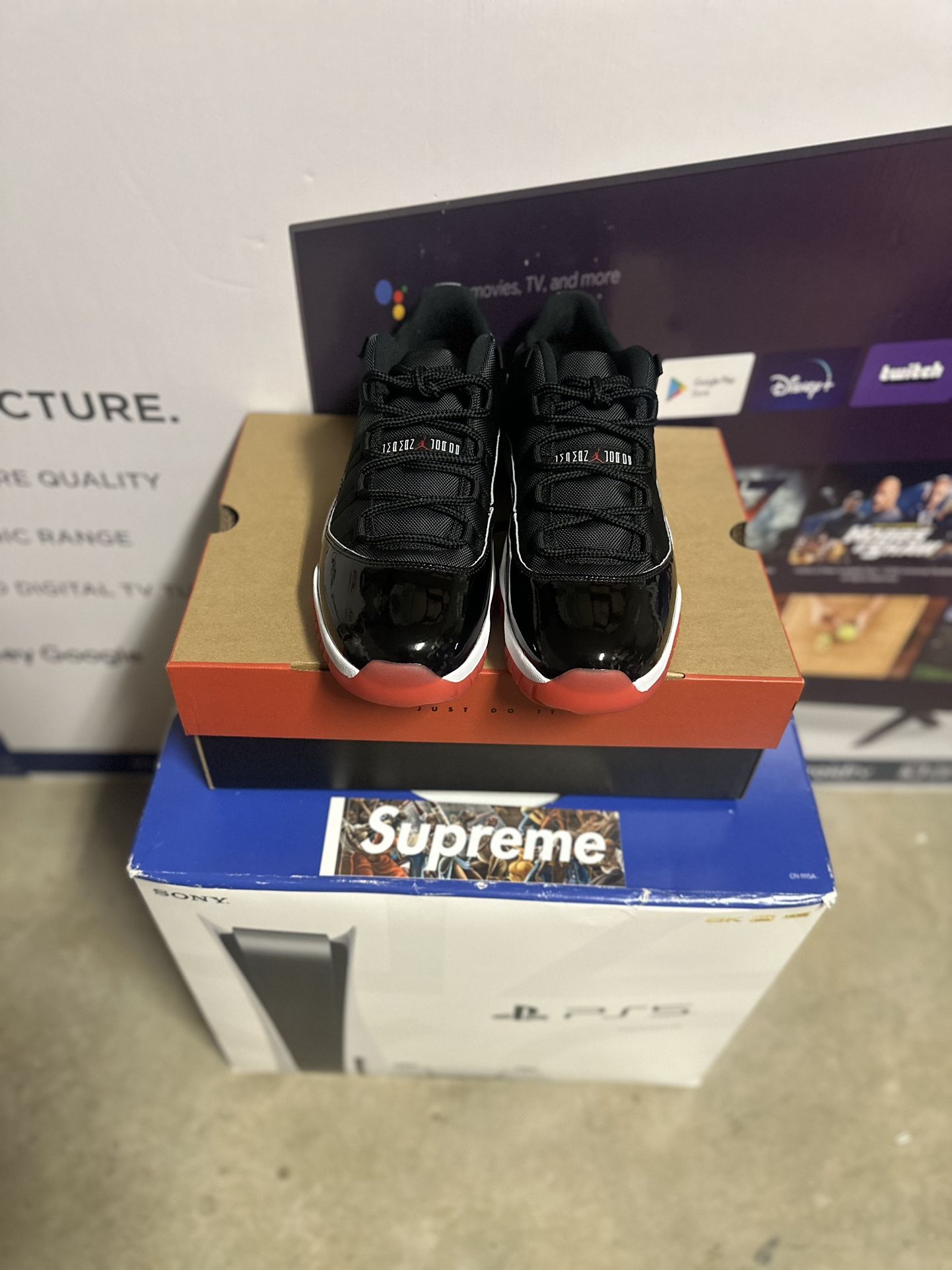 Jordan 11 Low Bred