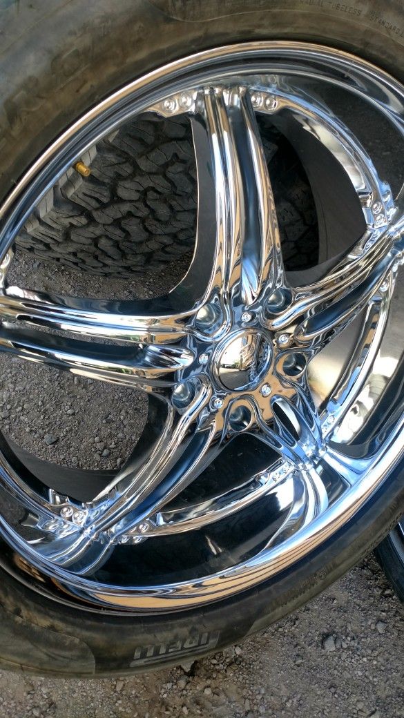 Toyota tundra/ Ford F-150 NEW! Chrome Boss wheels! & Only $43 Down!!
