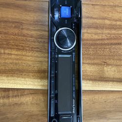 Alpine CDE-143BT face Place Car Audio $40