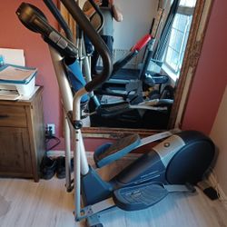 ProForm Cardio Crosstrainer 820 elliptical