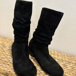 Women’s Basic Editions Black Leather Boots size 8 Shoes