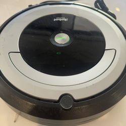 iRobot Roomba 690 Robot Vacuum-Wi-Fi Connectivity Works Alexa - - Scratch & Dent