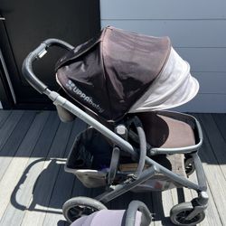 2018 Uppababy vista With Free Car seat